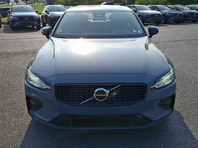 Used 2023 Volvo S60 B5 Core w/ Climate Package FWD image 2