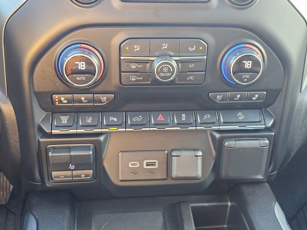 Used 2020 Chevrolet Silverado 2500 LTZ w/ LTZ Premium Package image 16