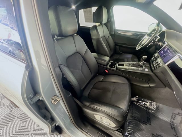 Used 2019 Porsche Macan AWD/4WD image 30