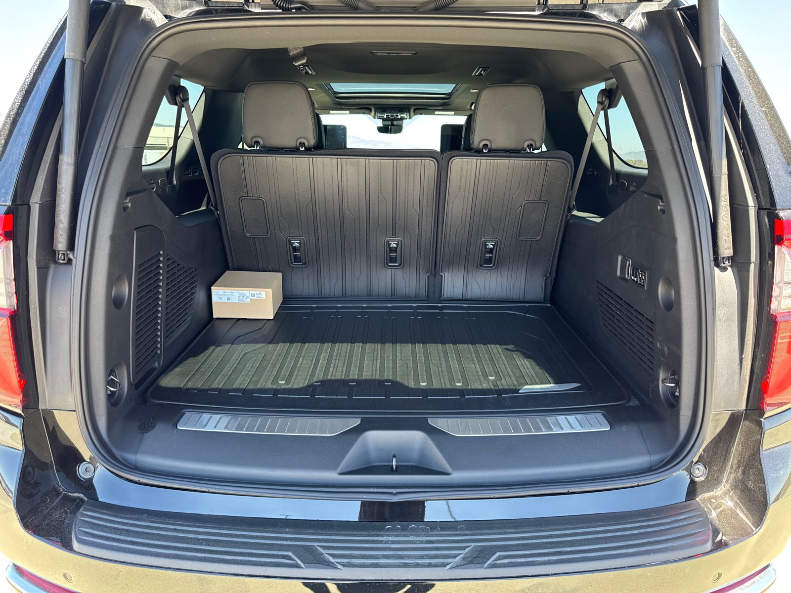 Used 2026 GMC Yukon XL Denali w/ Denali Reserve Package AWD/4WD image 9