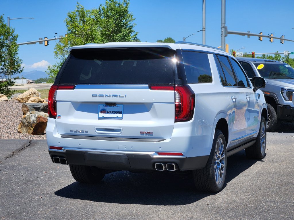 New 2026 GMC Yukon XL Denali w/ Denali Reserve Package AWD/4WD image 3