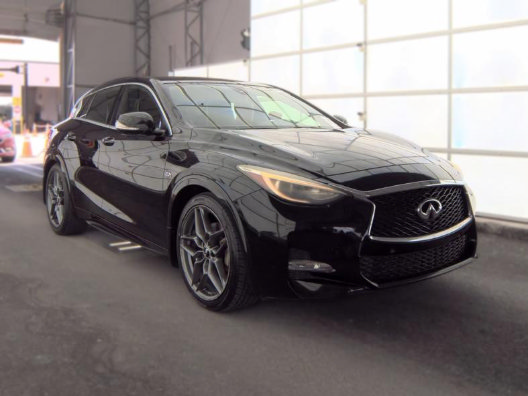 Used 2018 INFINITI QX30 Sport w/ Sport Leather Package FWD image 3