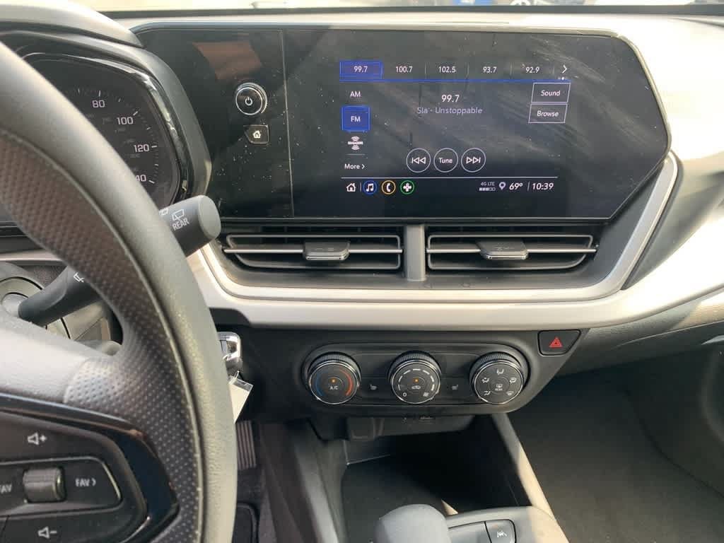 Certified 2024 Chevrolet Trax LS w/ LS Convenience Package FWD image 11