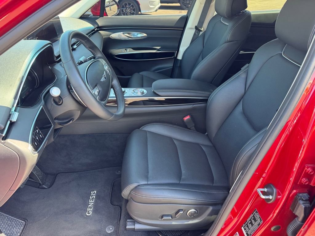 Used 2025 Genesis GV70 2.5T AWD/4WD image 7