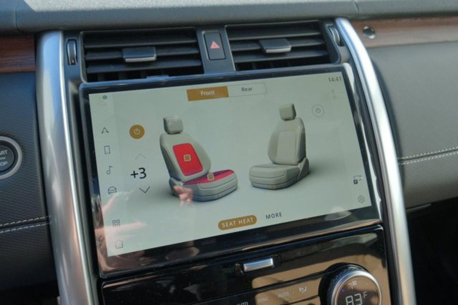 New 2025 Land Rover Discovery Dynamic SE image 26