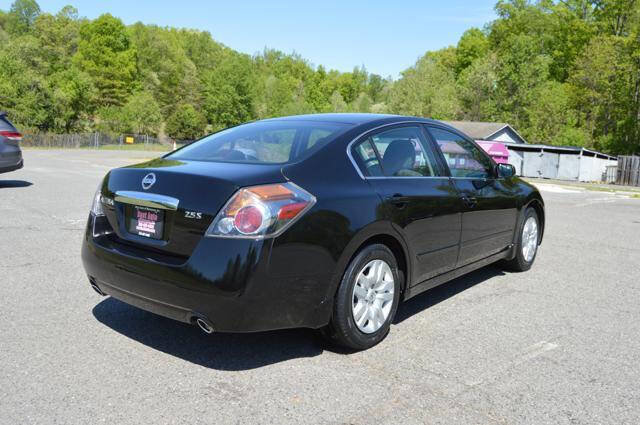 Used 2010 Nissan Altima 2.5 S FWD image 9