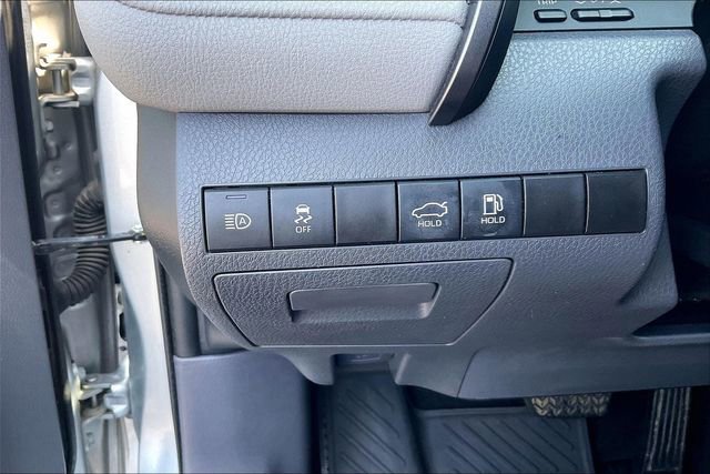 Used 2022 Toyota Camry SE FWD image 33