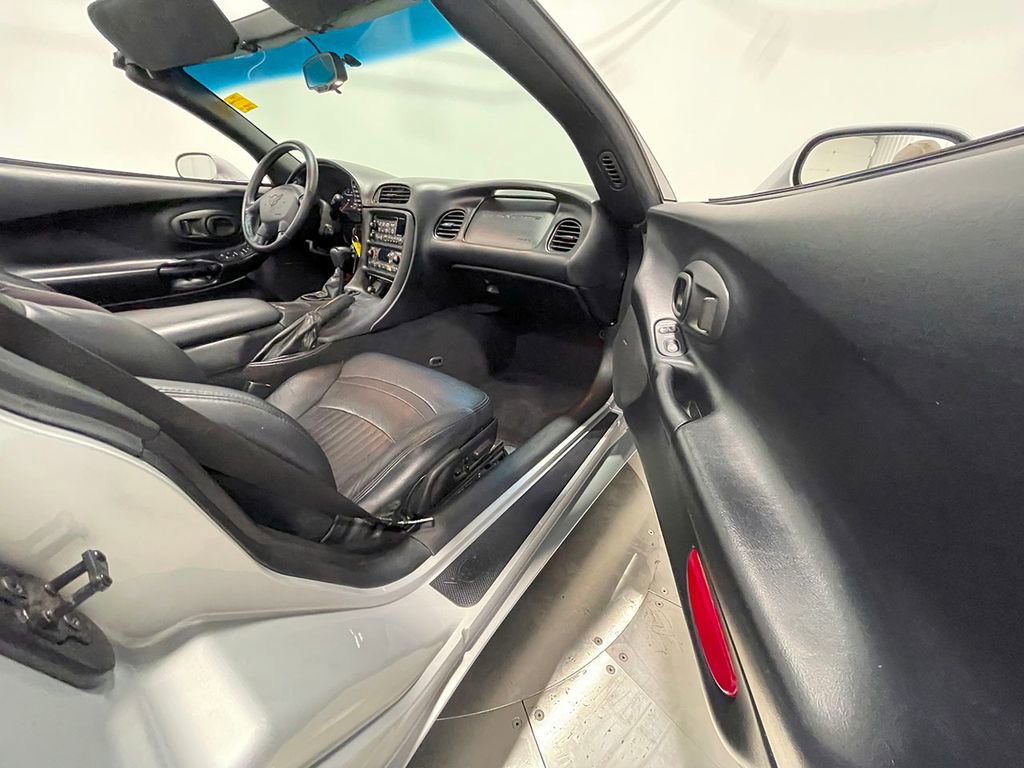 Used 2000 Chevrolet Corvette Convertible w/ Performance Handling Pkg image 51