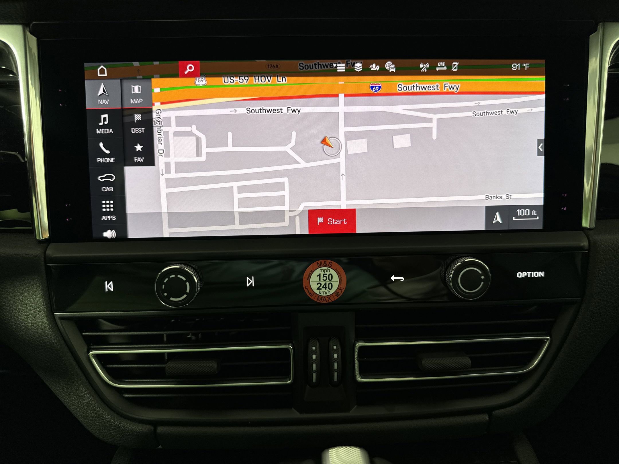 Certified 2025 Porsche Macan image 19