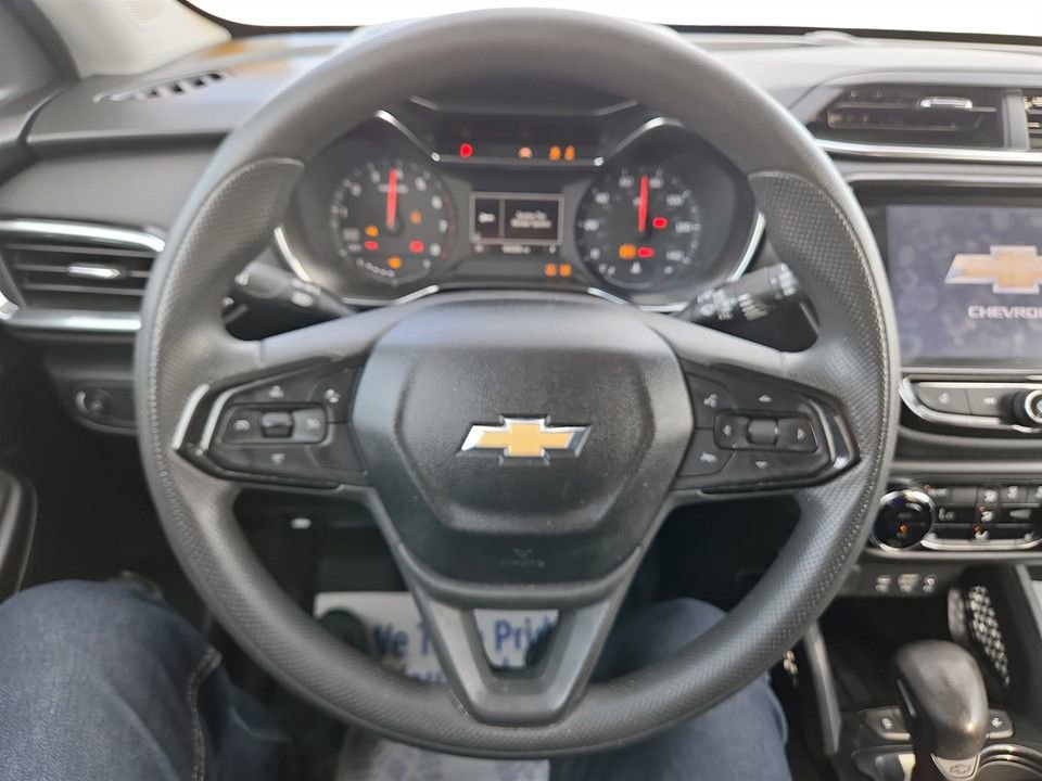 Used 2021 Chevrolet TrailBlazer LT w/ Convenience Package FWD image 14