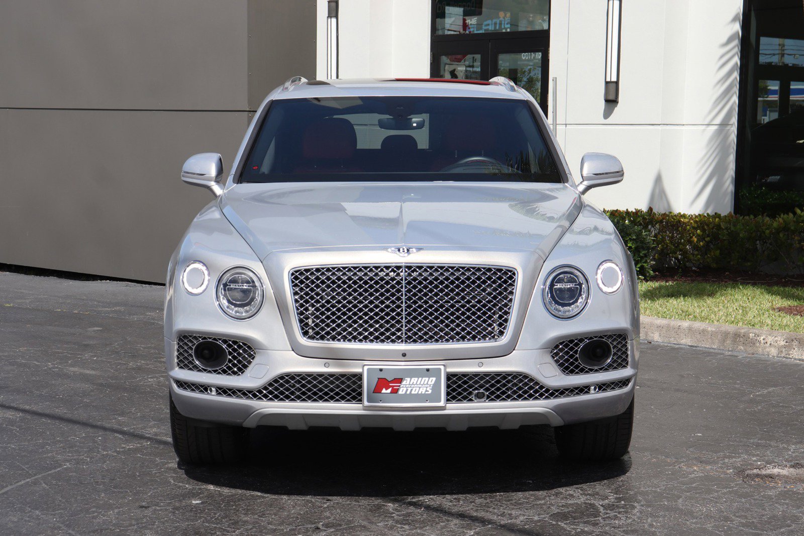 Used 2017 Bentley Bentayga image 34