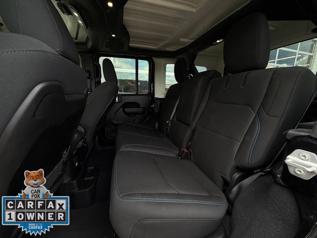 Used 2025 Jeep Wrangler Unlimited Rubicon 4xe w/ Convenience Group AWD/4WD image 25