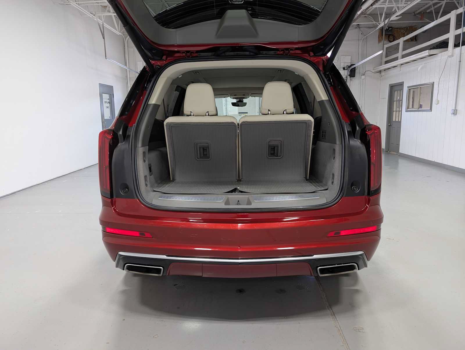 Certified 2024 Cadillac XT6 Premium Luxury w/ Technology Package AWD/4WD image 42