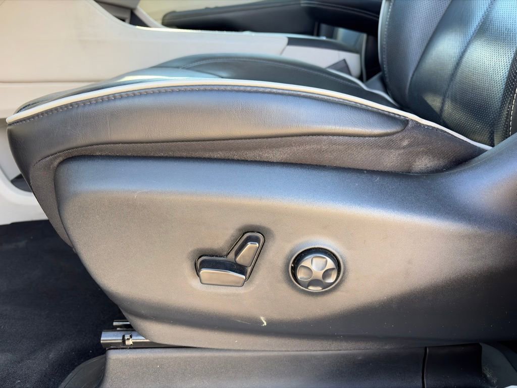 Used 2023 Chrysler Pacifica Limited FWD image 18