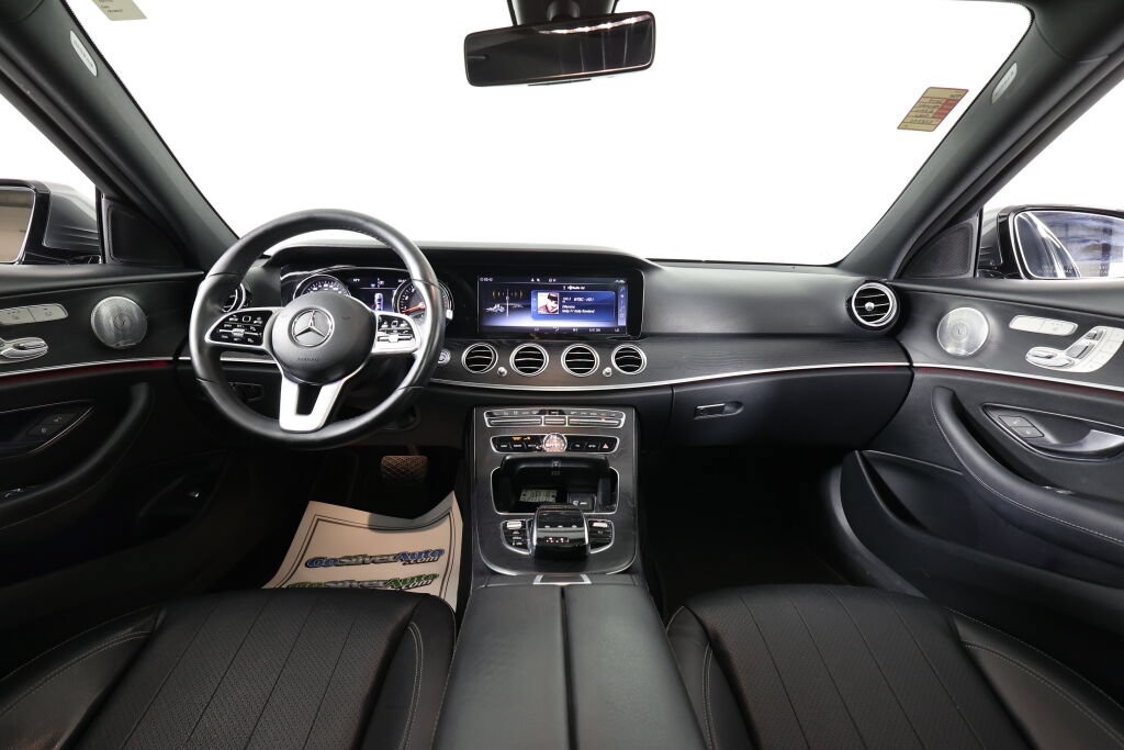 Used 2019 Mercedes-Benz E 300 4MATIC image 29