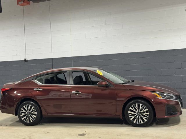 Used 2023 Nissan Altima 2.5 SV image 5