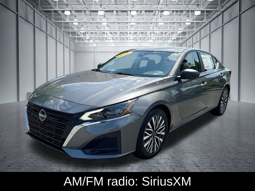Certified 2025 Nissan Altima 2.5 SV FWD image 3