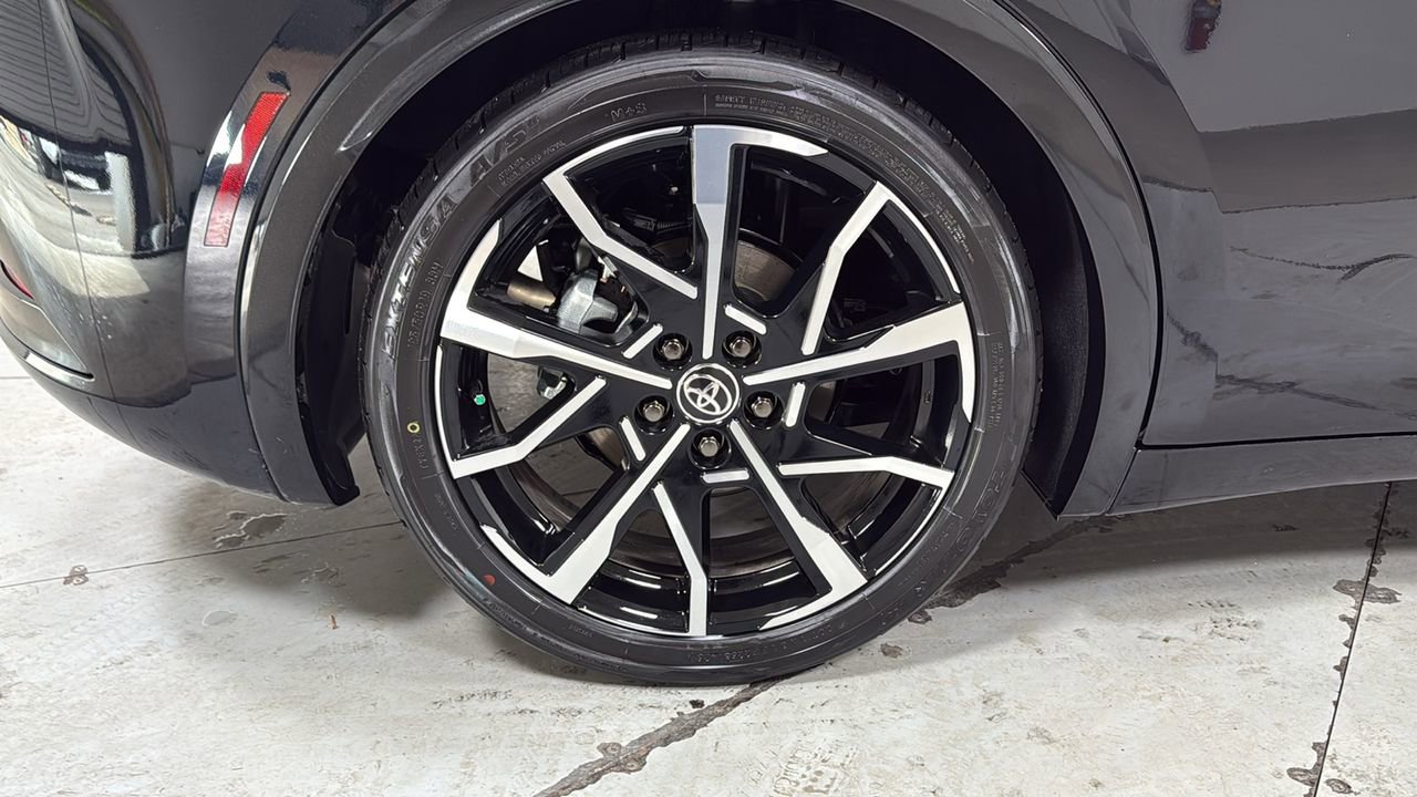 Used 2025 Toyota Prius XSE image 22