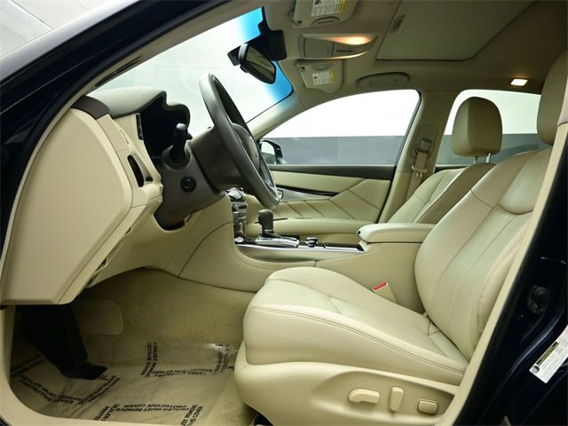 Used 2017 INFINITI Q70 3.7 image 18