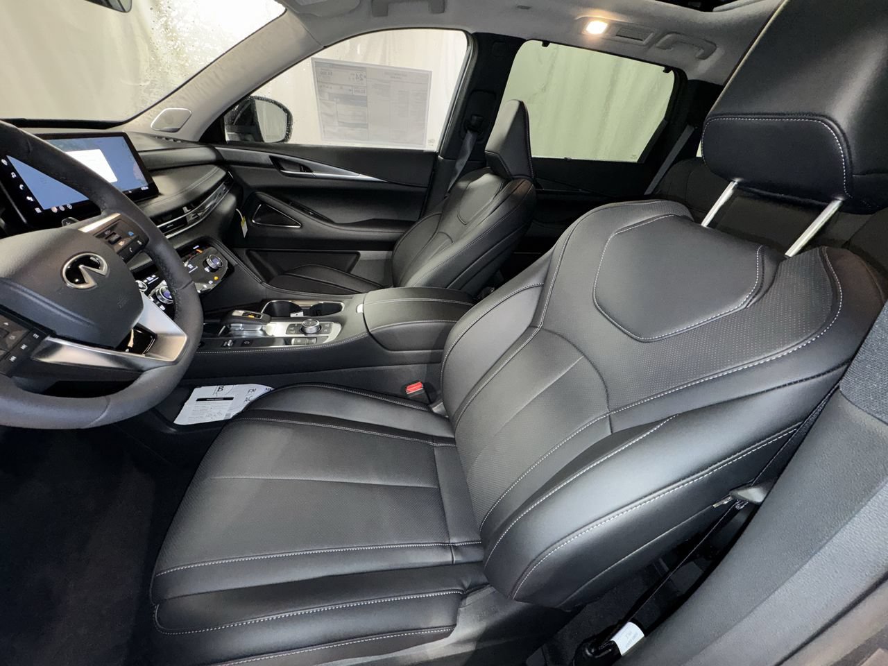Certified 2026 INFINITI QX60 Luxe w/ Cargo Package AWD/4WD image 3