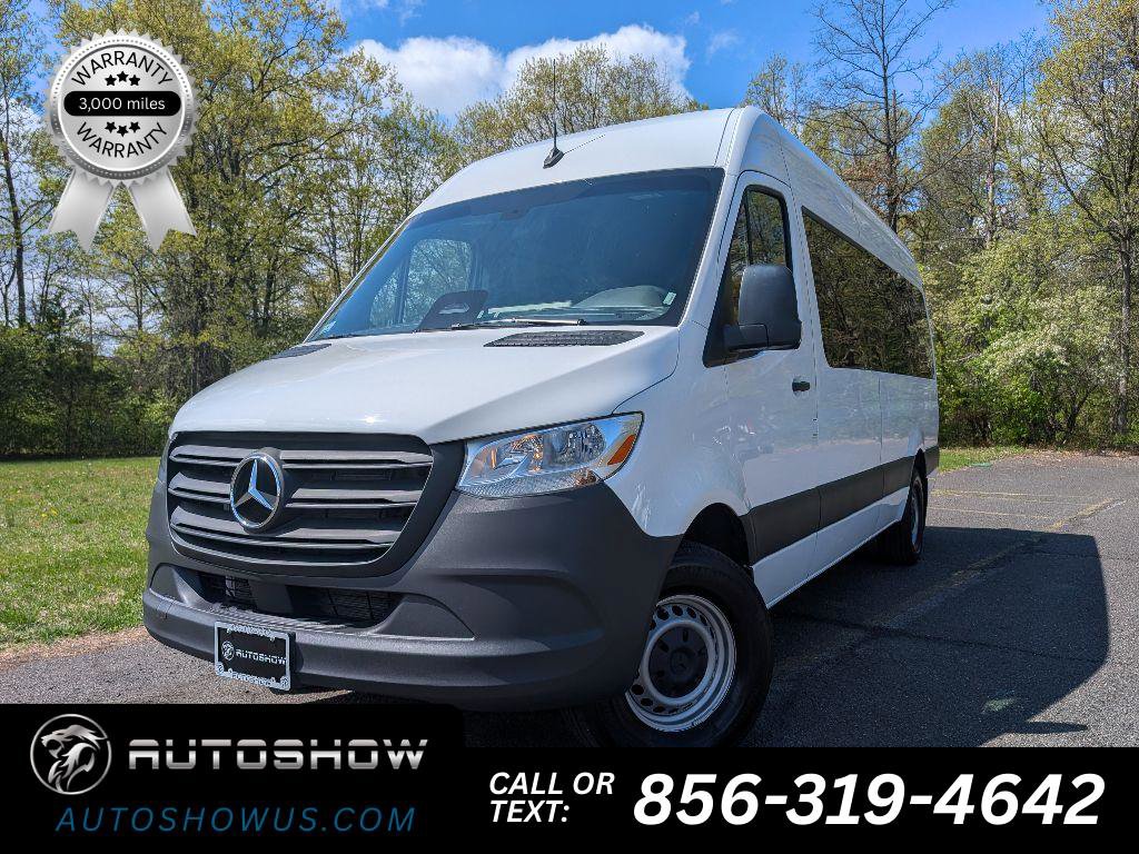 Used 2022 Mercedes-Benz Metris image 1