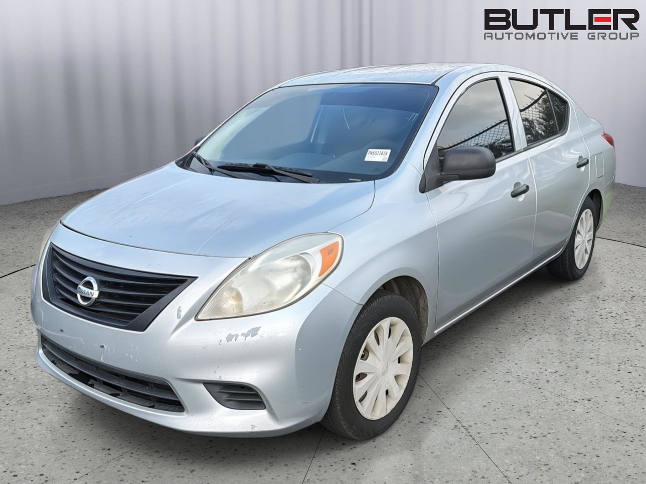 Used 2014 Nissan Versa S FWD image 2