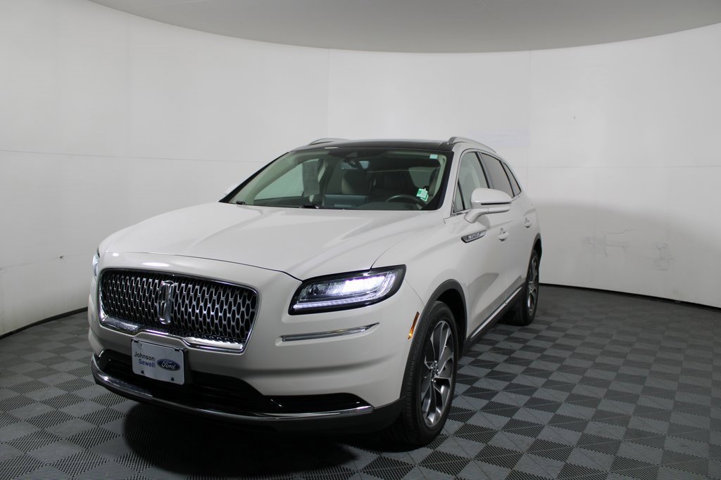 Used 2022 Lincoln Nautilus Reserve image 4