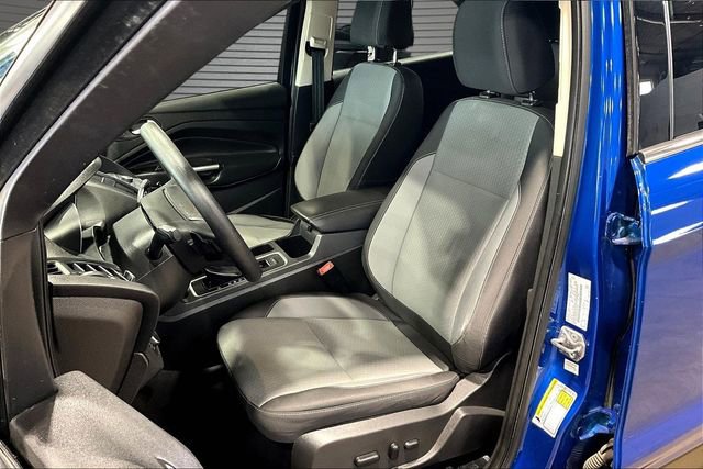 Used 2017 Ford Escape SE w/ Equipment Group 201A FWD image 17