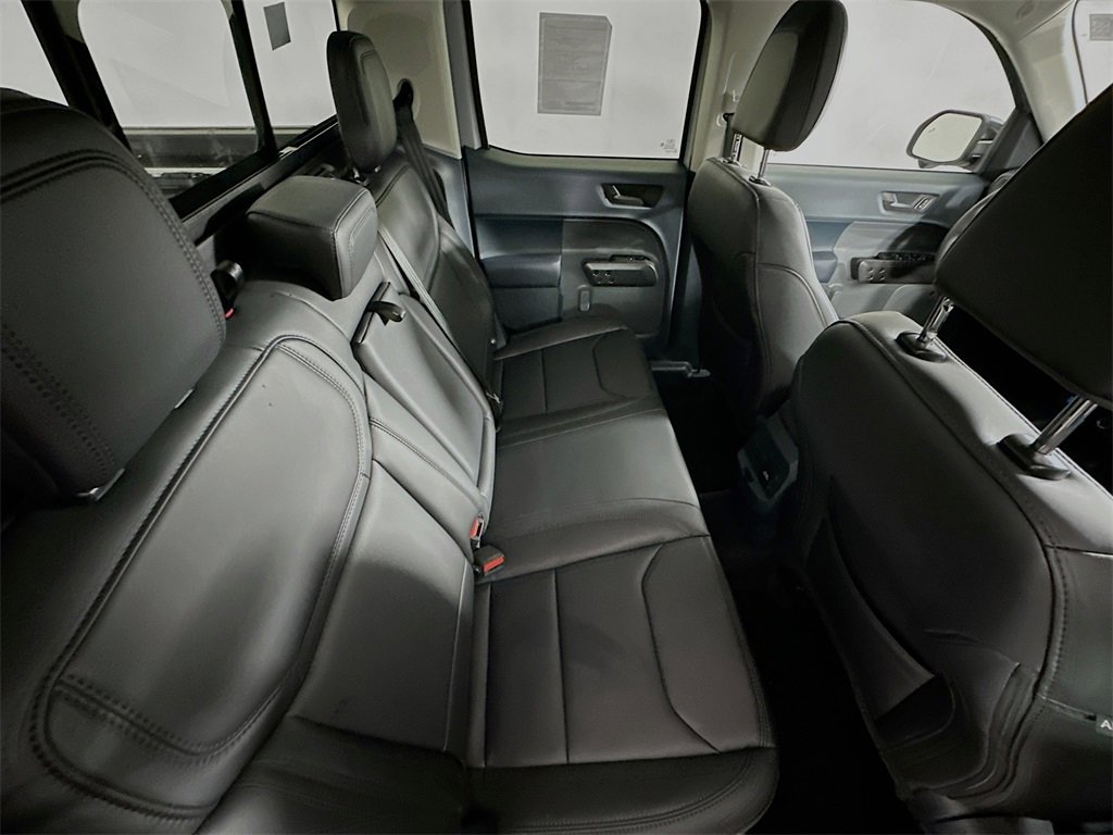 New 2025 Ford Maverick Lariat w/ Black Appearance Package image 28
