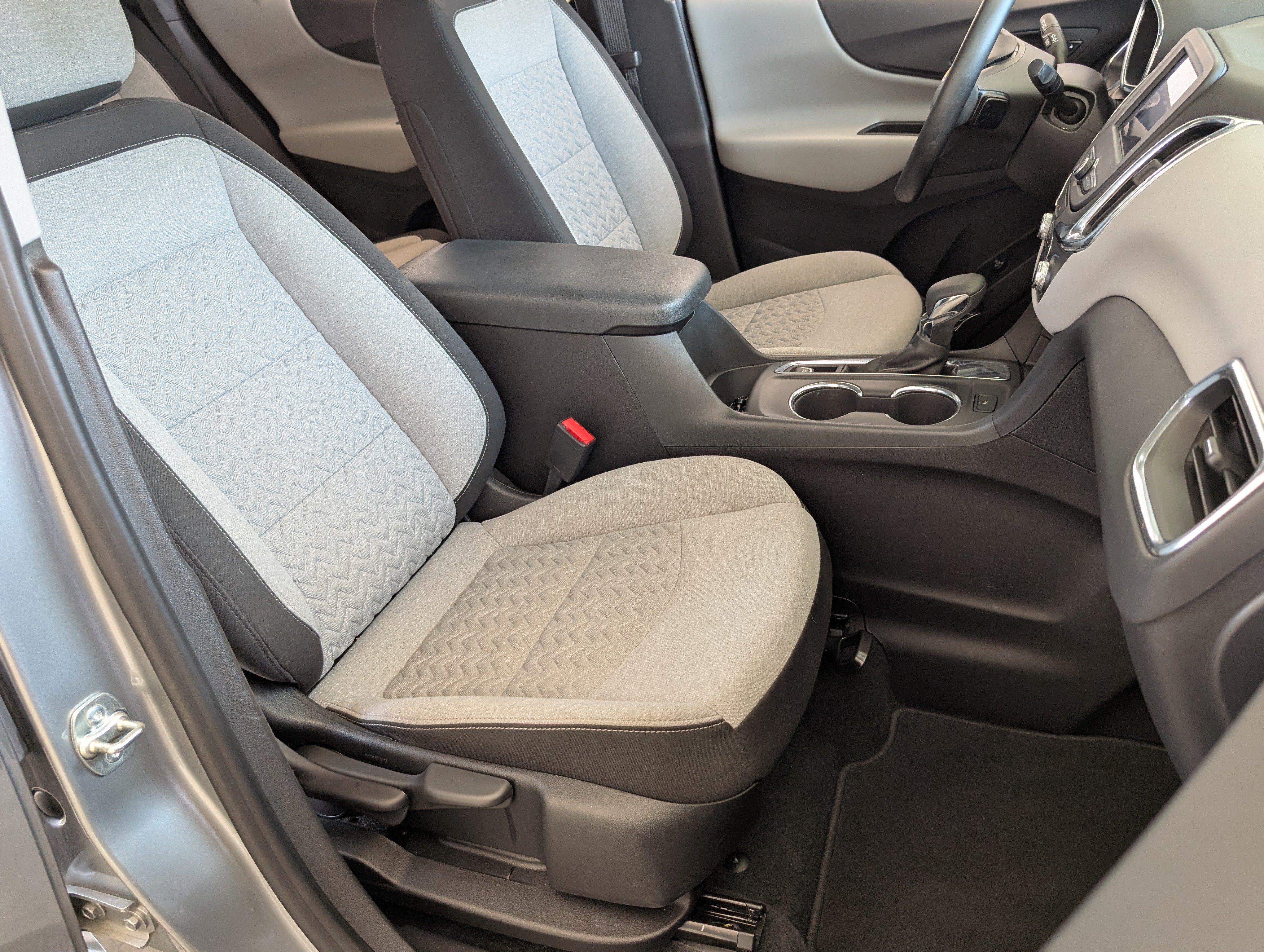 Used 2023 Chevrolet Equinox LT w/ Driver Convenience Package FWD image 21
