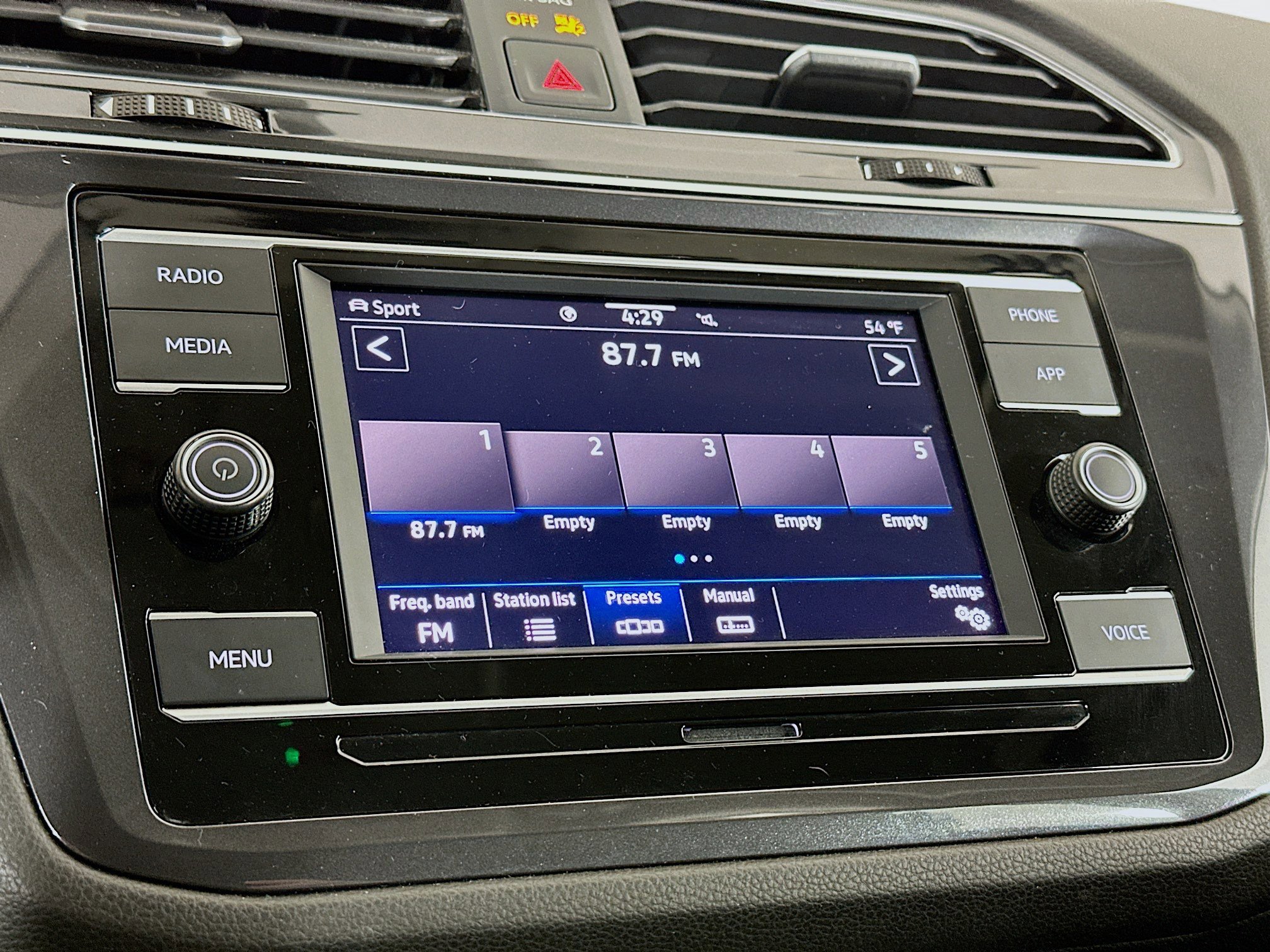 Used 2022 Volkswagen Tiguan S image 21