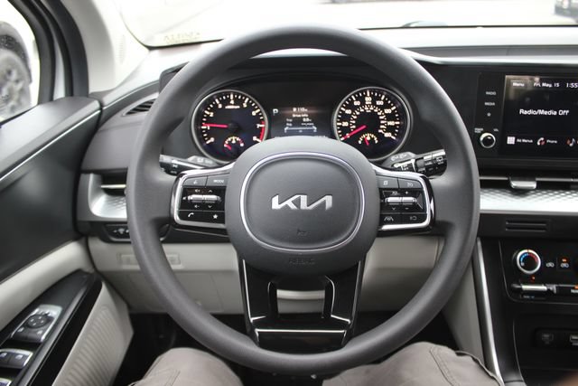 Certified 2024 Kia Carnival LX FWD image 12