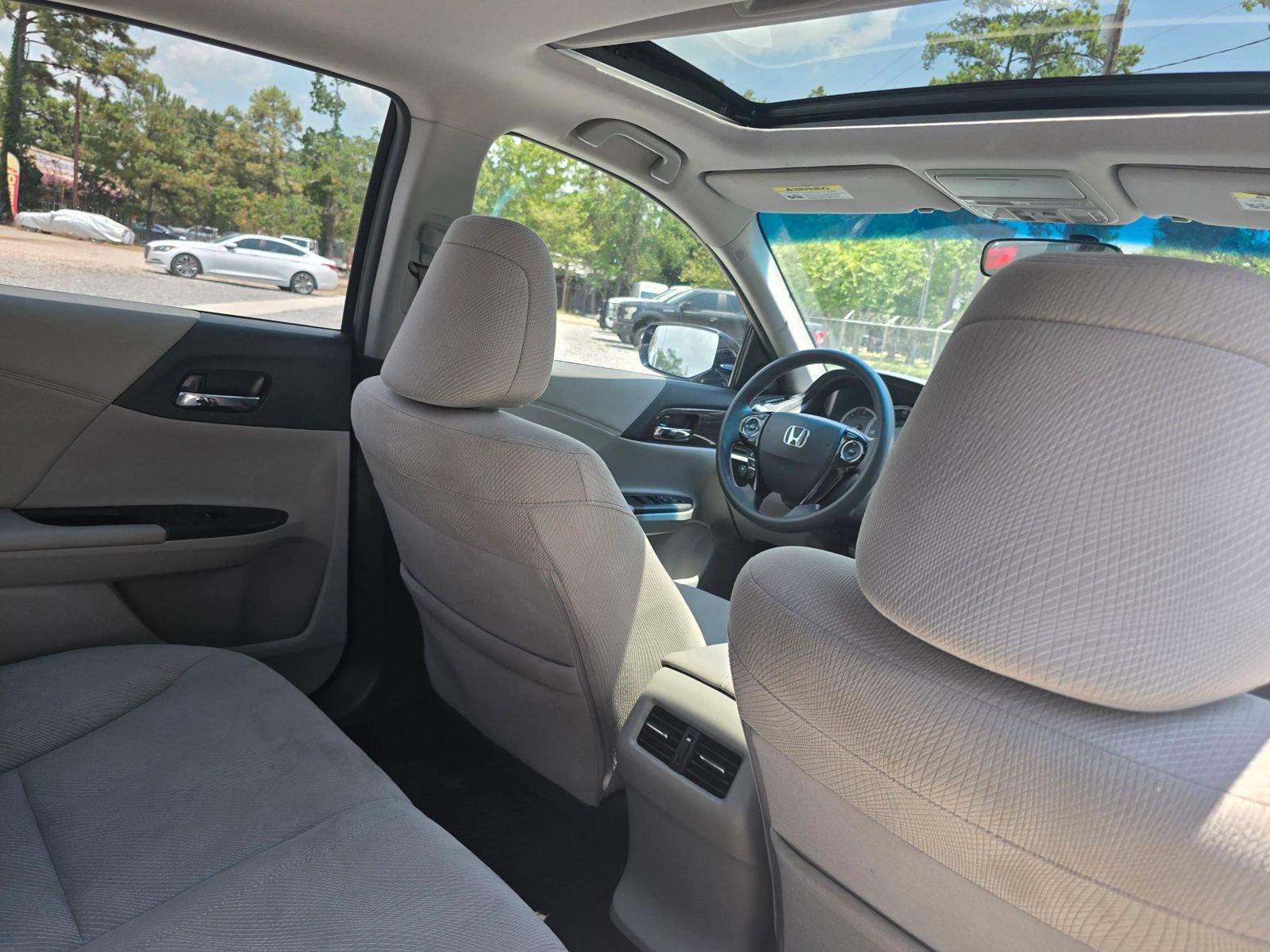 Used 2016 Honda Accord EX image 24