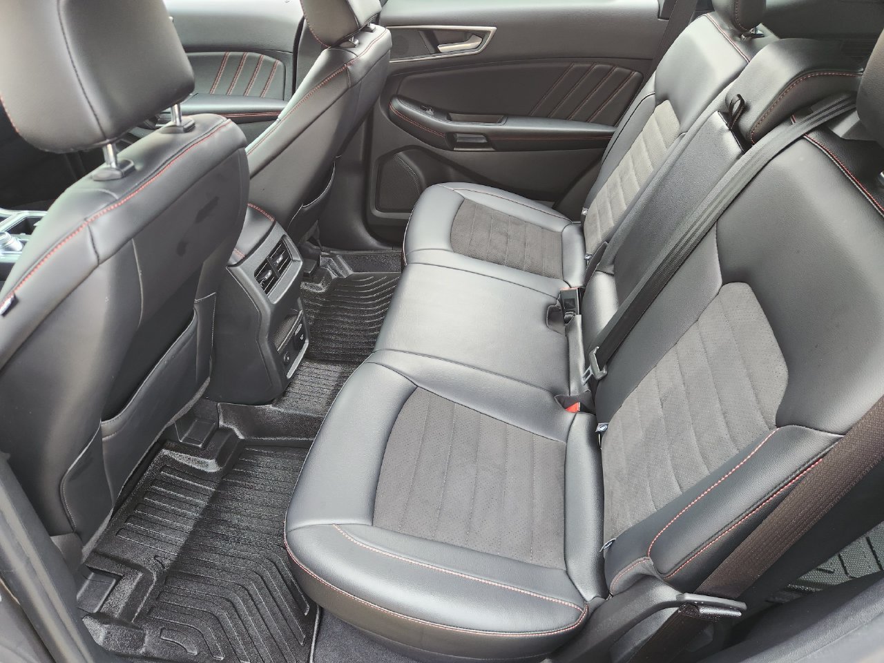 Used 2024 Ford Edge ST-Line AWD/4WD image 28