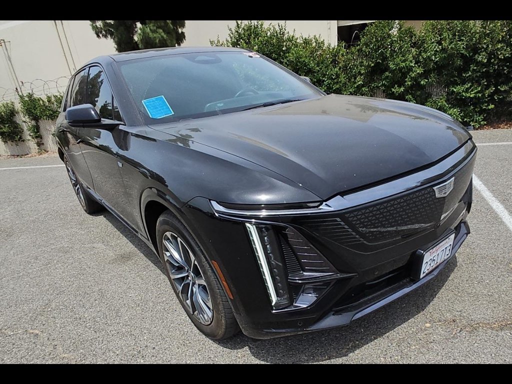 Used 2024 Cadillac Lyriq Sport AWD/4WD image 2