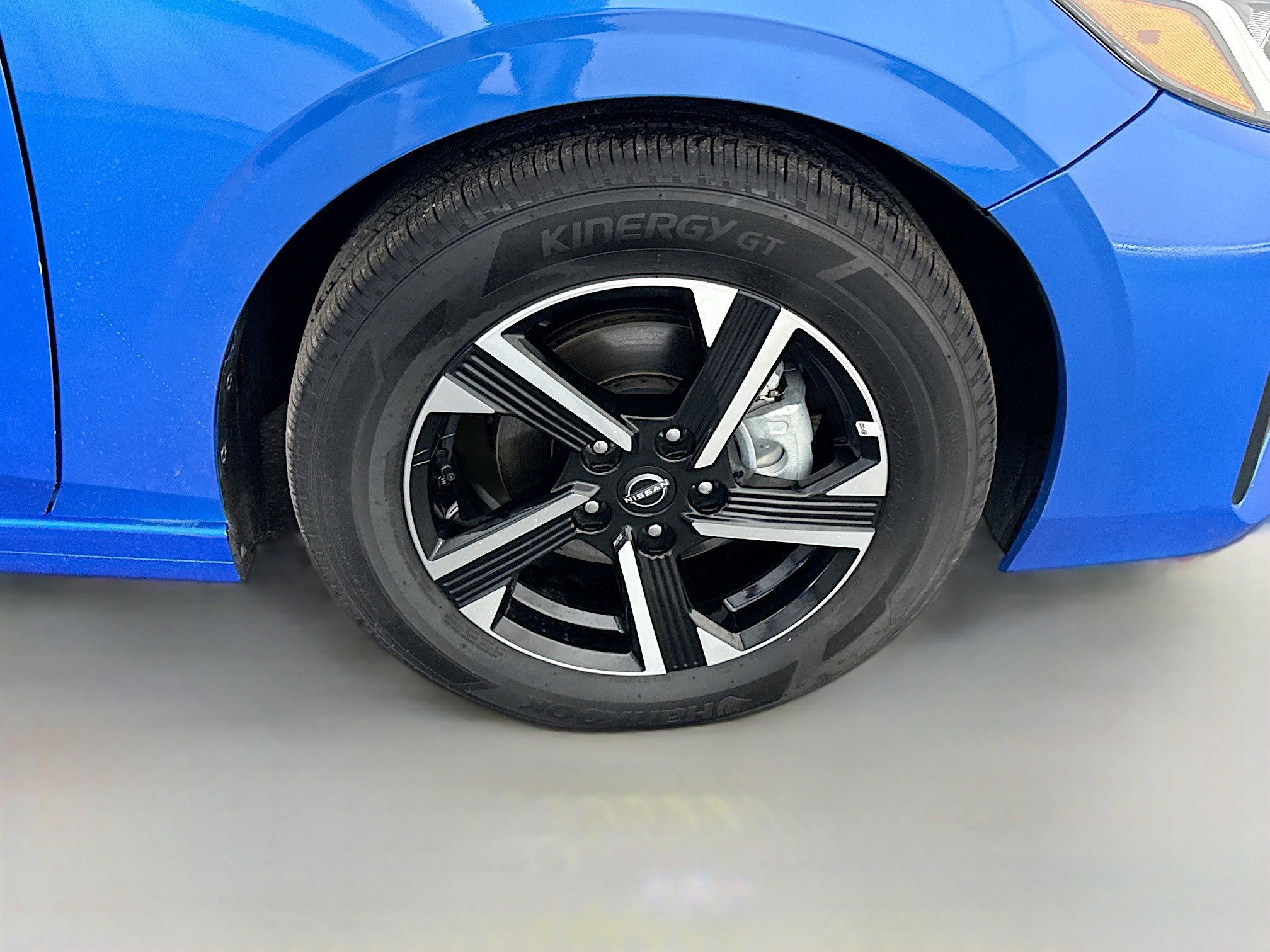 Used 2025 Nissan Sentra SV image 32