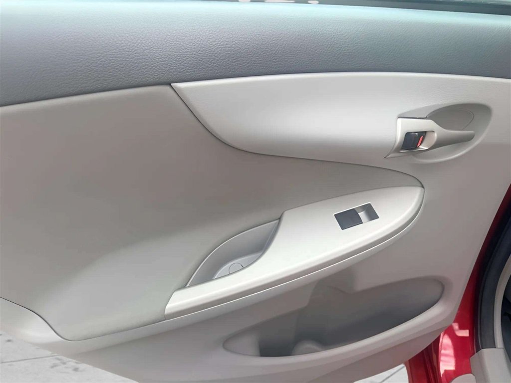 Used 2010 Toyota Corolla FWD image 10
