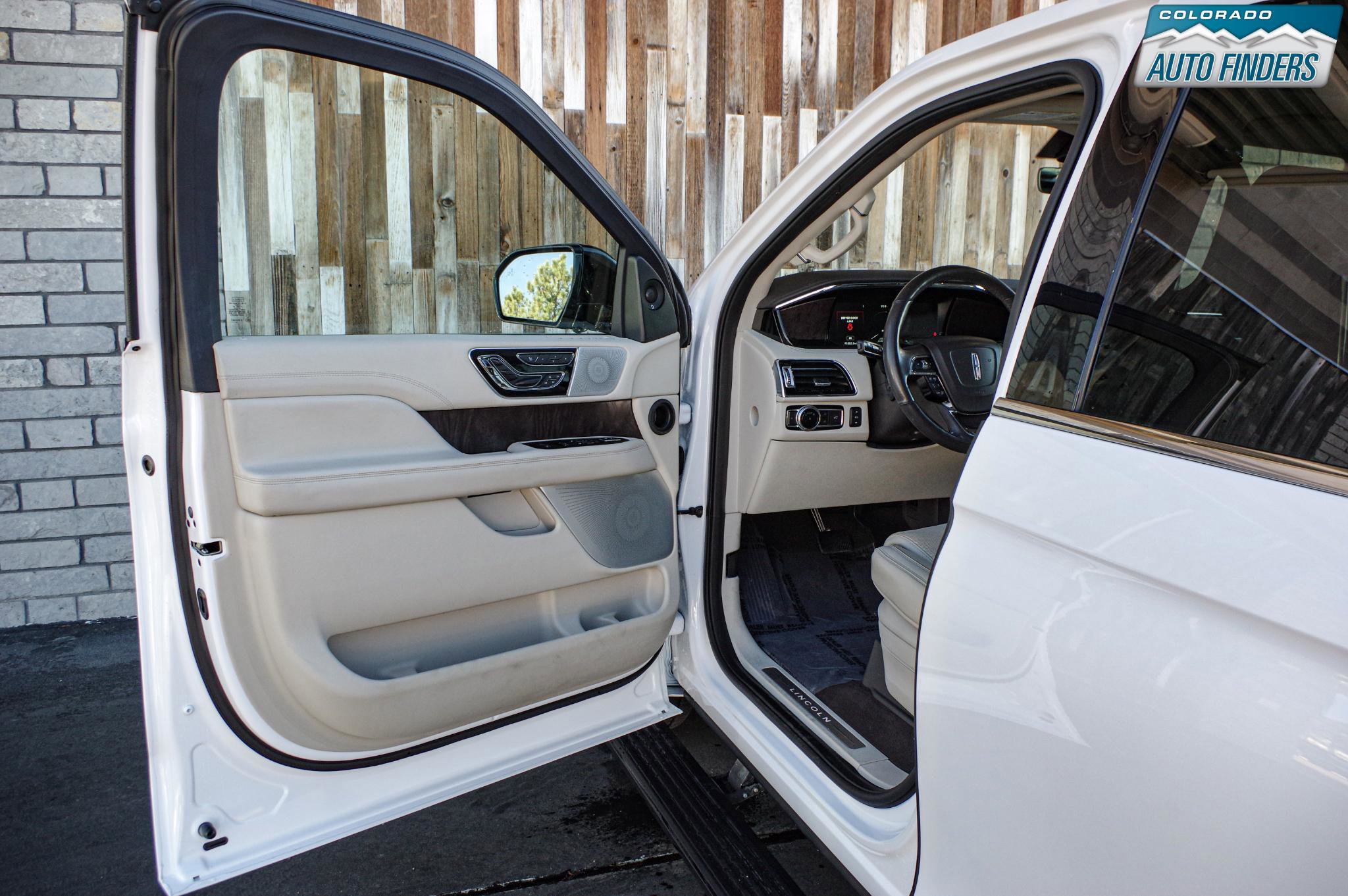 Used 2019 Lincoln Navigator Reserve AWD/4WD image 10
