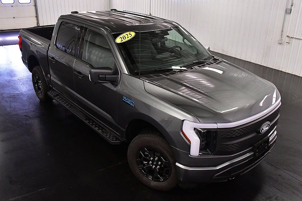 Used 2025 Ford F150 Lightning XLT image 16
