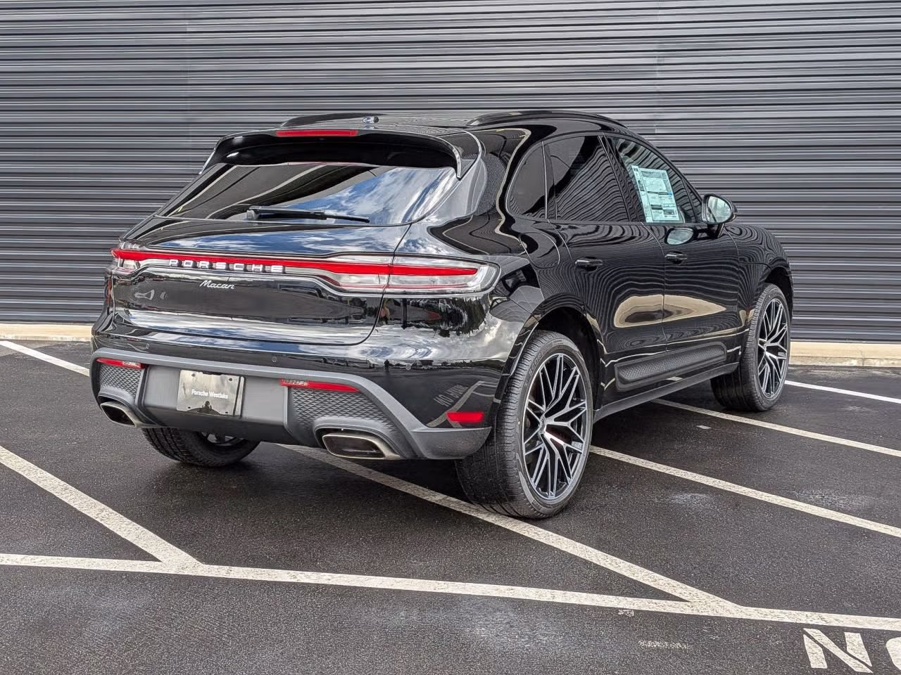 Certified 2026 Porsche Macan AWD/4WD image 7