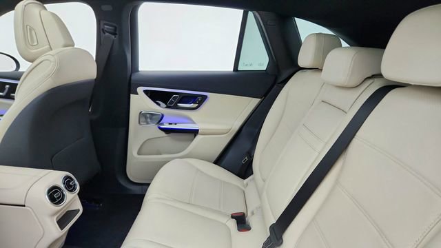 Used 2025 Mercedes-Benz GLC 350e 4MATIC image 29