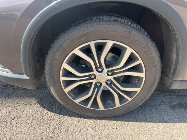 Used 2017 Mitsubishi Outlander SEL image 4