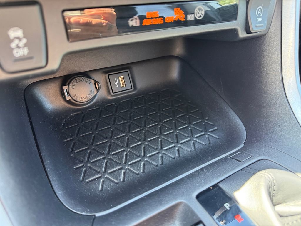 Certified 2024 Toyota RAV4 LE AWD/4WD image 37
