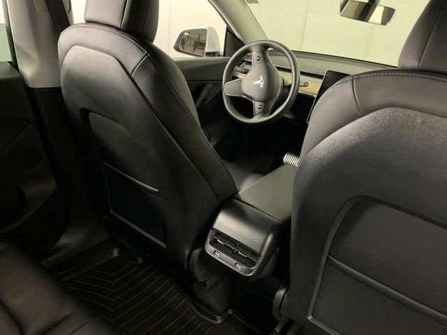 Used 2021 Tesla Model Y Long Range AWD/4WD image 24