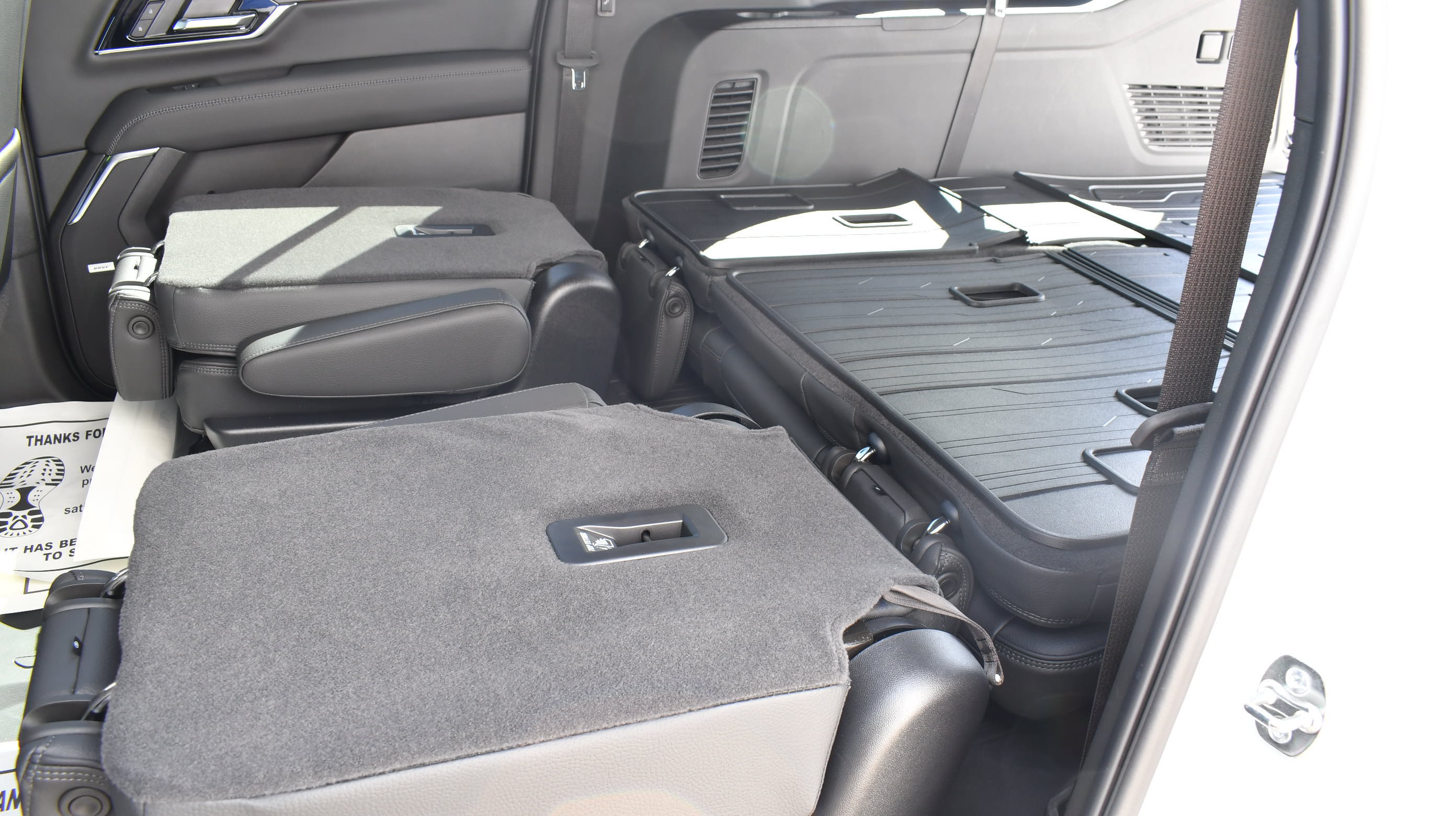 New 2026 GMC Yukon XL Denali w/ Sun & Power Step Package AWD/4WD image 11