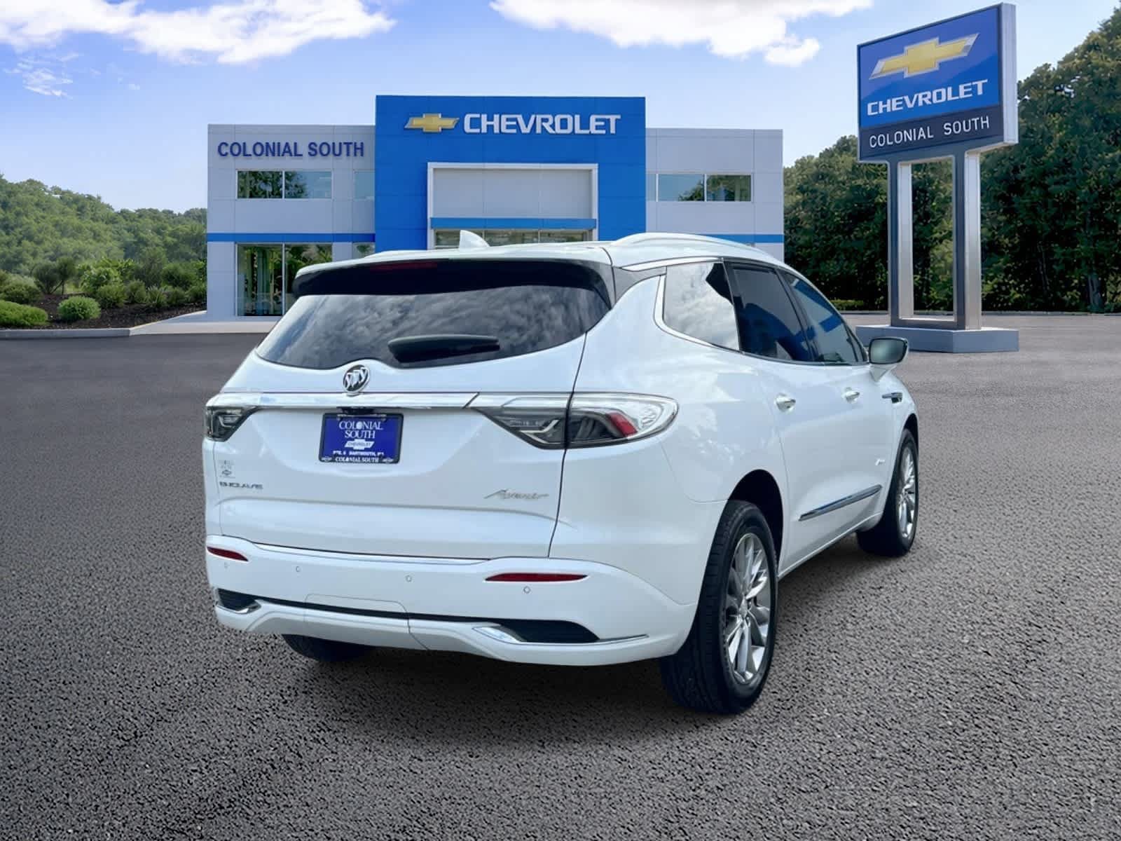 Certified 2022 Buick Enclave Avenir w/ Trailering Package, 5000 lbs. AWD/4WD image 6