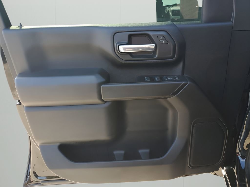 Used 2025 Chevrolet Silverado 2500 Custom w/ Custom Value Package image 26