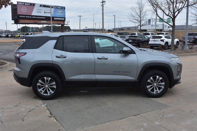 New 2026 Chevrolet Equinox LT image 4