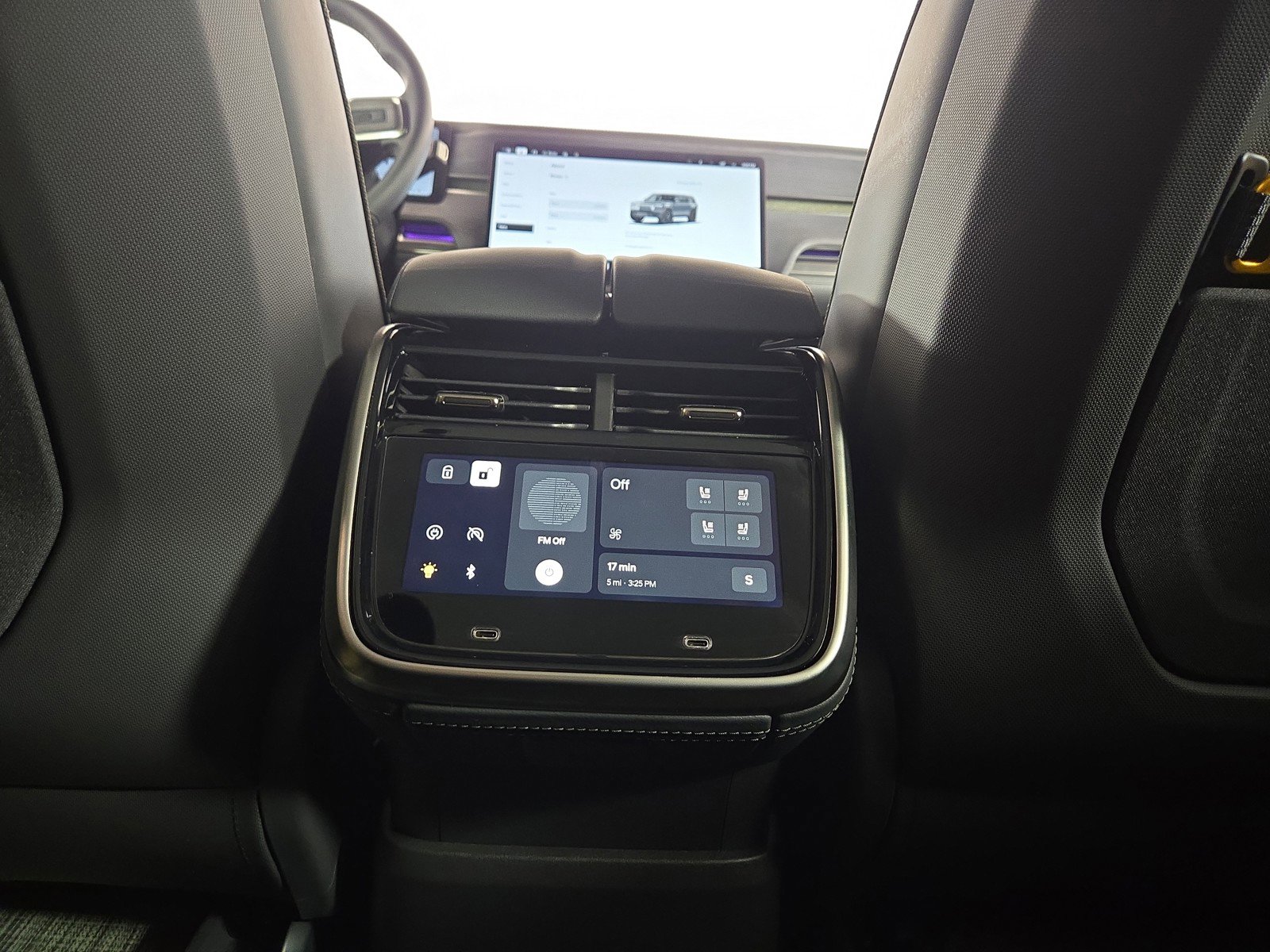 Used 2025 Rivian R1S Adventure image 30