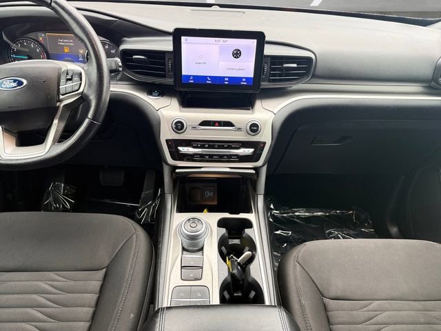 Used 2021 Ford Explorer XLT image 3
